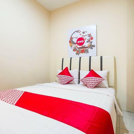 Sentosa Guest House Pontianak Exterior foto