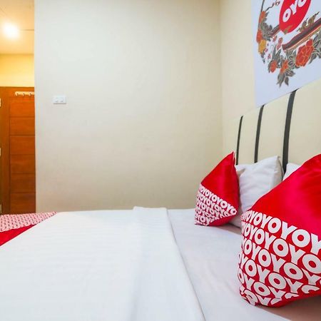 Sentosa Guest House Pontianak Exterior foto
