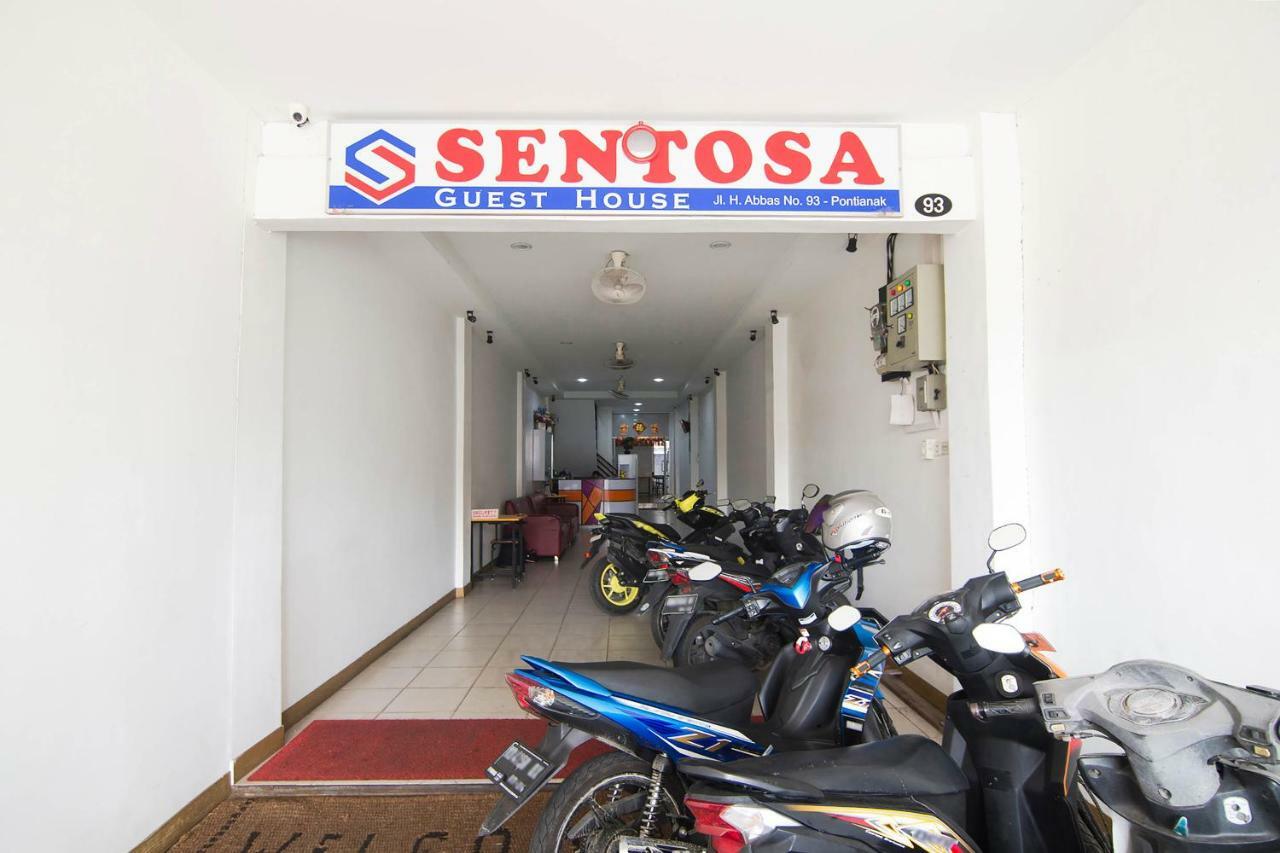 Sentosa Guest House Pontianak Exterior foto