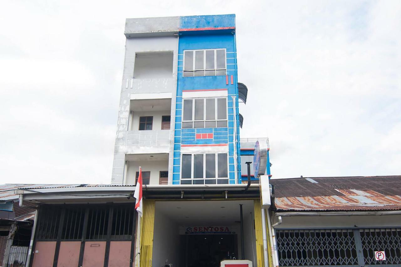 Sentosa Guest House Pontianak Exterior foto